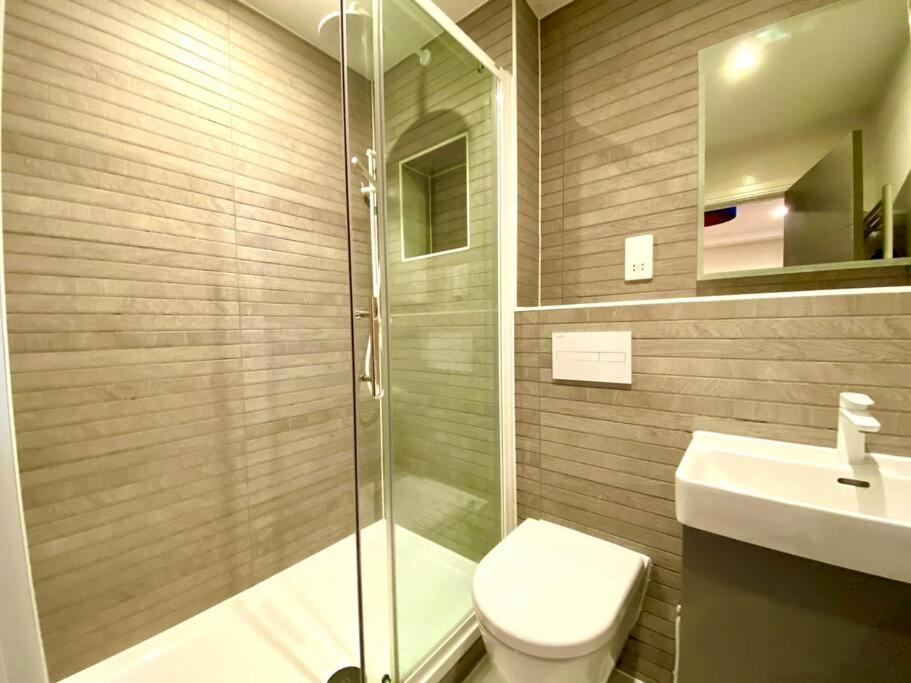 Luxurious Studio Apartment - 1 Minute Walk To Poole Quay - Great Location - Free Parking - Fast Wifi - Smart Tv - Newly Decorated - Sleeps Up To 2! Close To Poole & Bournemouth & Sandbanks Exterior foto